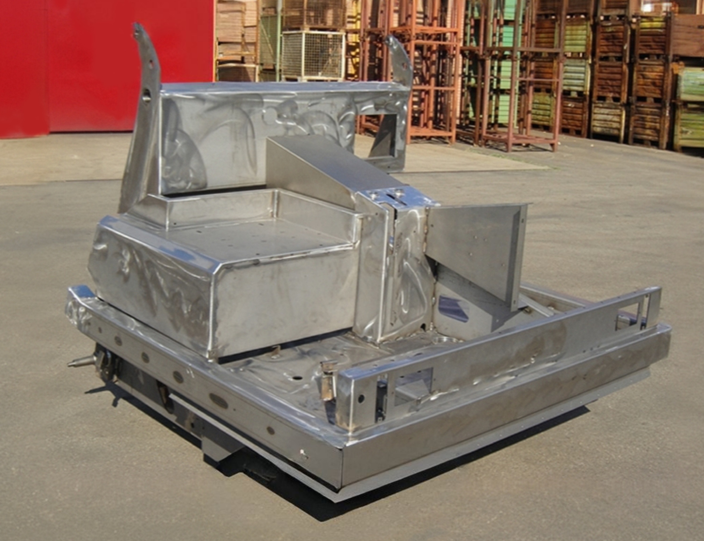 Telai per macchine operatrici per la pulizia ad uso industriale e urbana