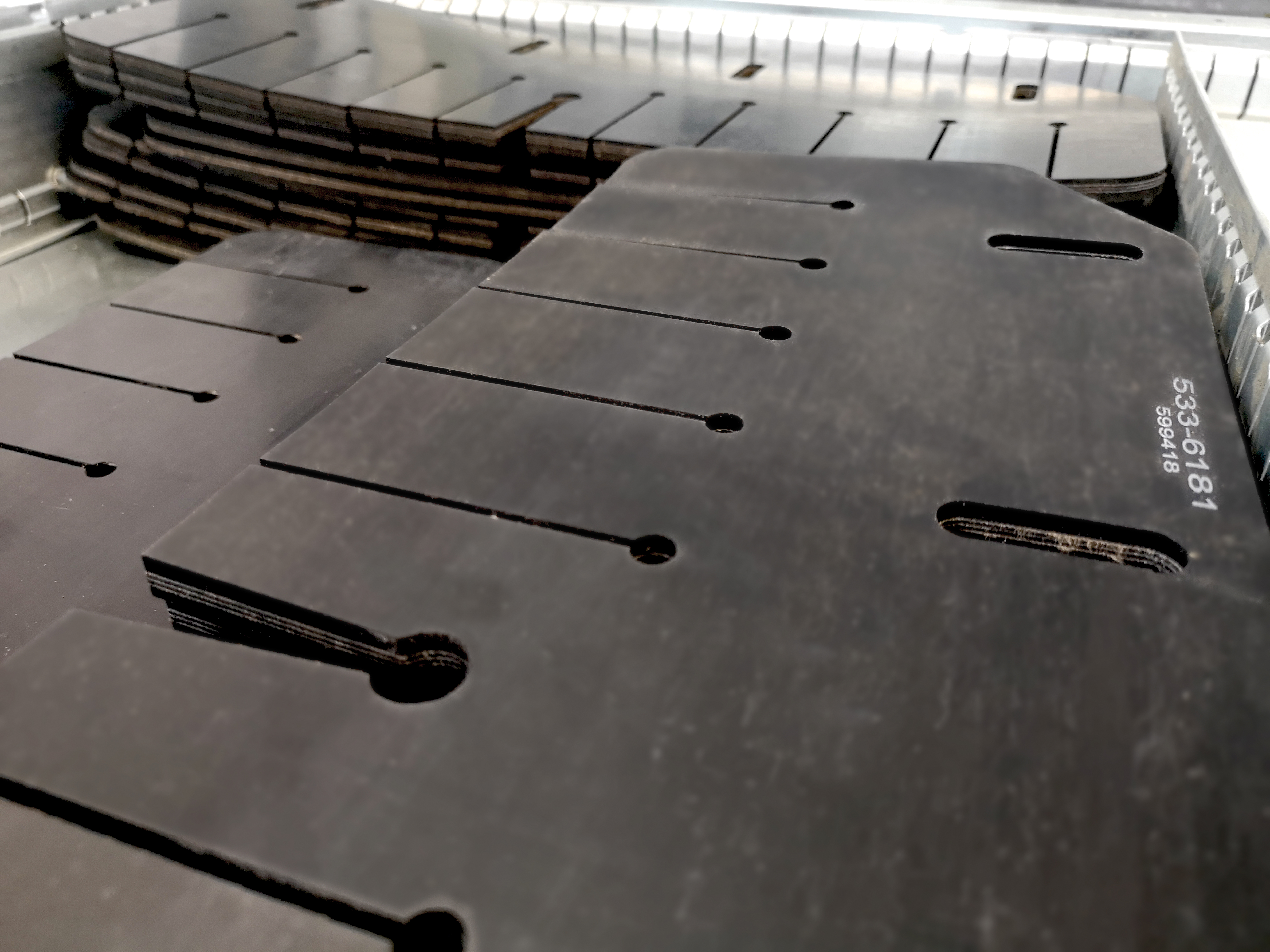 Tagliato in gomma con marcatura