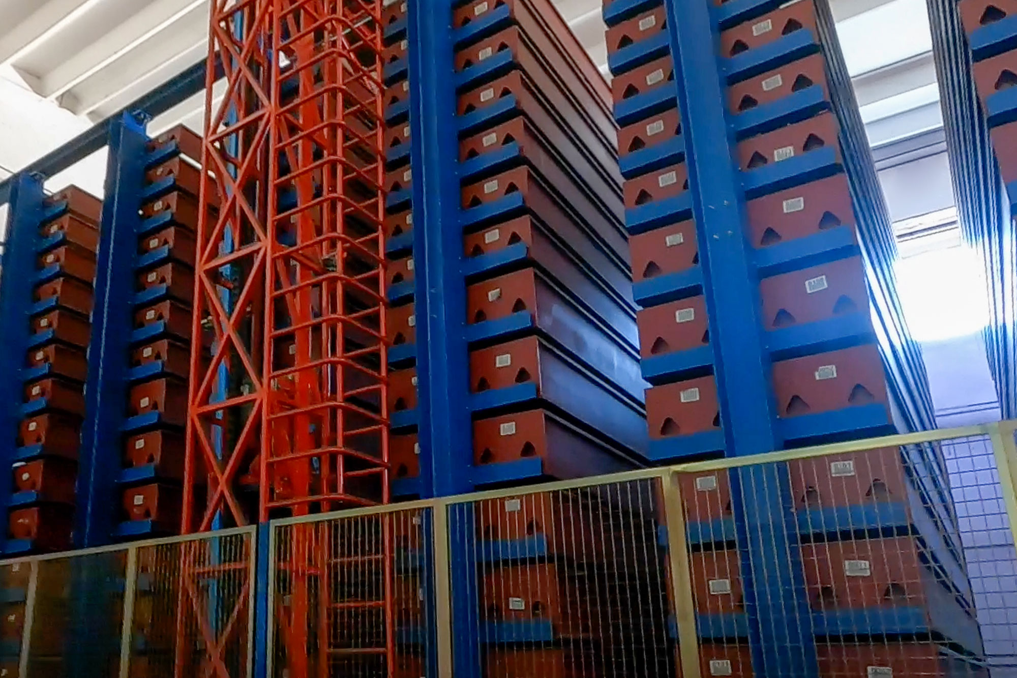 Magazzino automatico per barre di bronzo