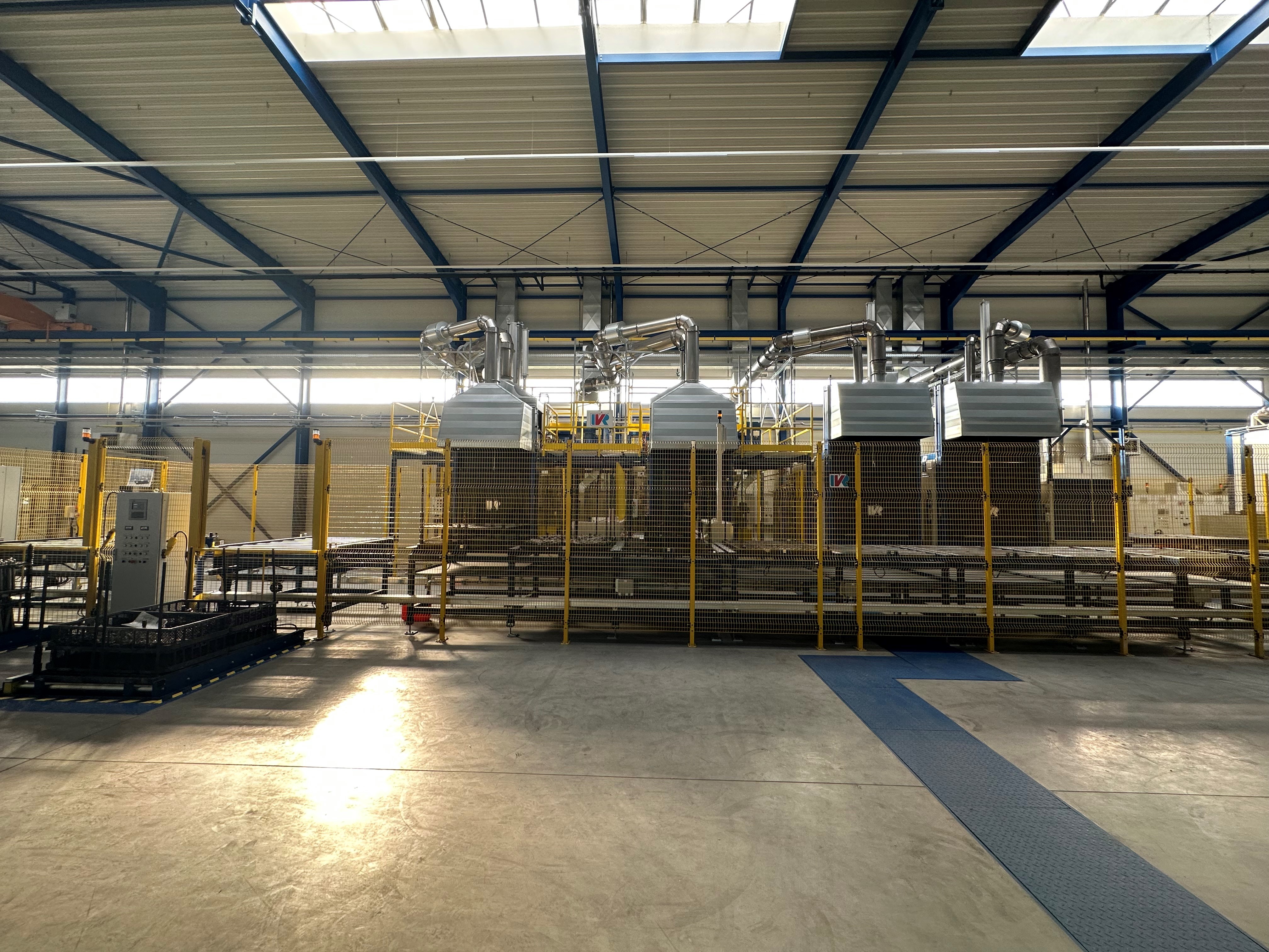 FORNI E LINEE A CAMERA PER CEMENTAZIONE, TEMPRA, BONIFICA, CARBONITRURAZIONE, RINVENIMENTO